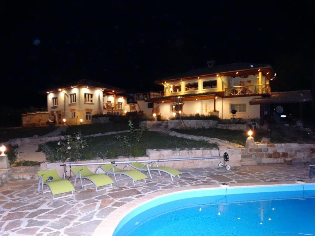 Guest House Biekorf Kostandenets Luaran gambar